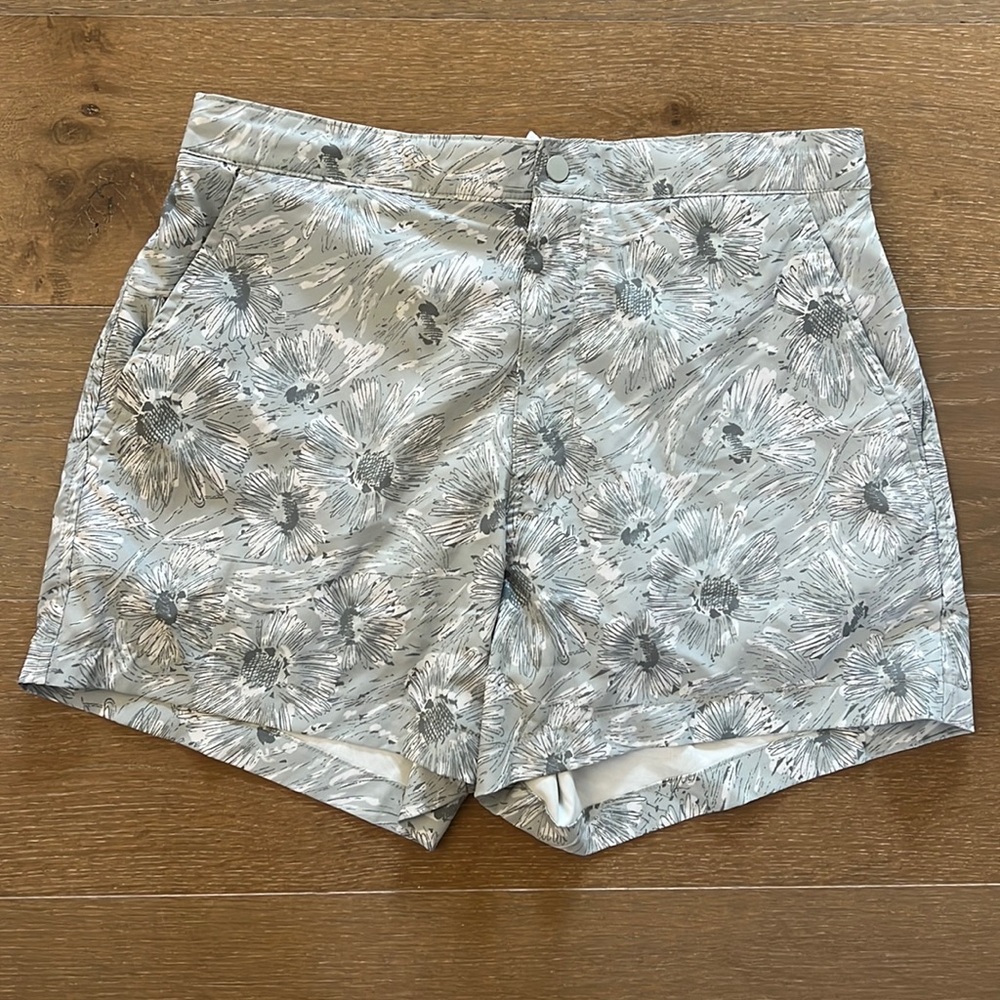 Abercrombie & Fitch Floral Gray Shorts
